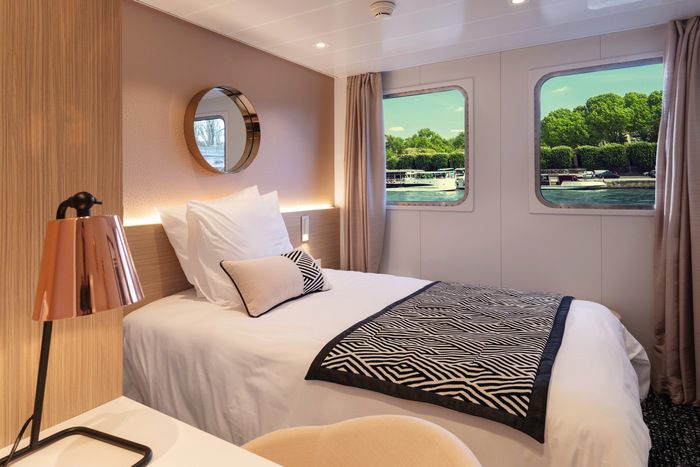 CAT. C - Main Deck 1 Bed Single